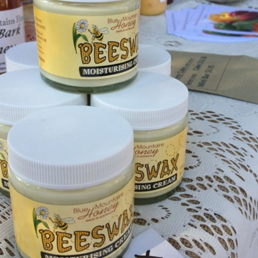 Beeswax Moisturising Lip Balm (Travel Pot Moisturising Cream)